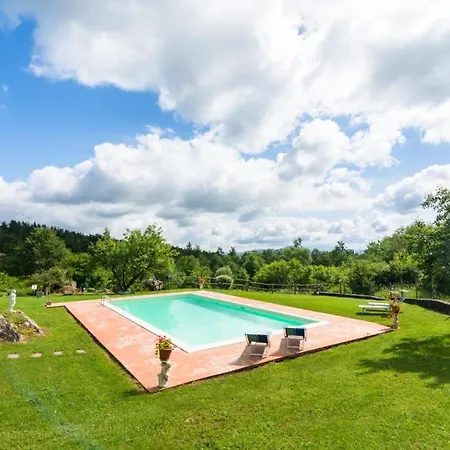 Villa Podere Mezzavia By Vacavilla