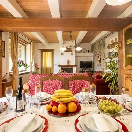 Villa Podere Mezzavia By Vacavilla
